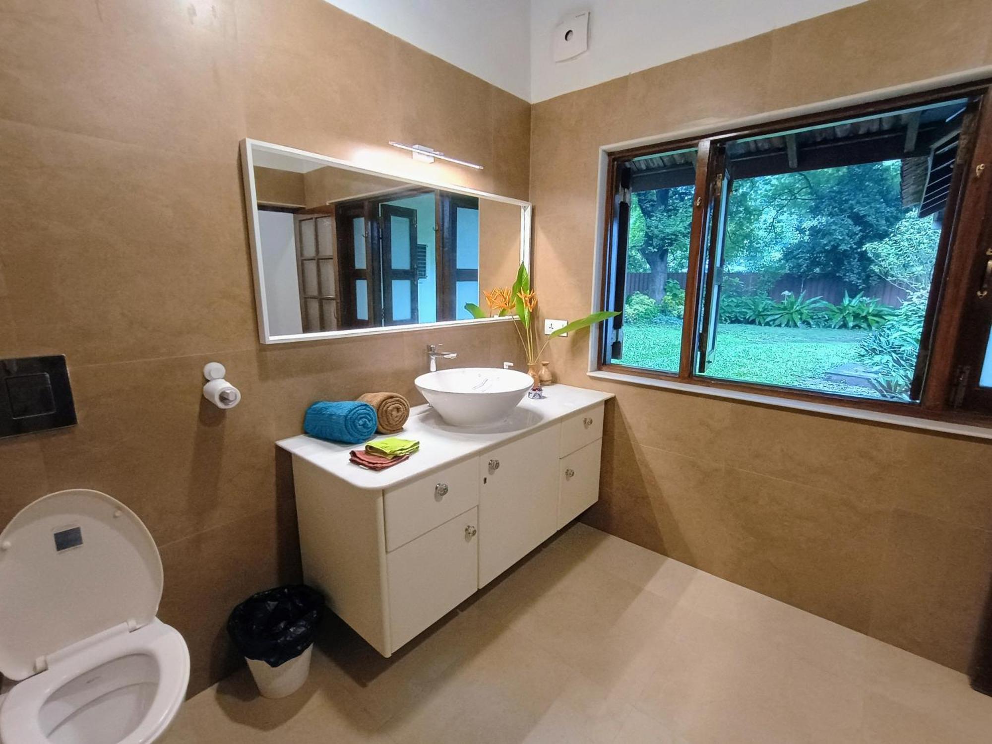 Banyan House - Luxurious 4 Bedroom Villa On One Acre, Near The Beach Nagaon  Exteriér fotografie